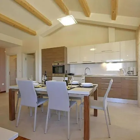 Bella Vista Poletti Villa